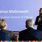 Adrian Malinowski przemawia do uczestników seminarium biznesowego