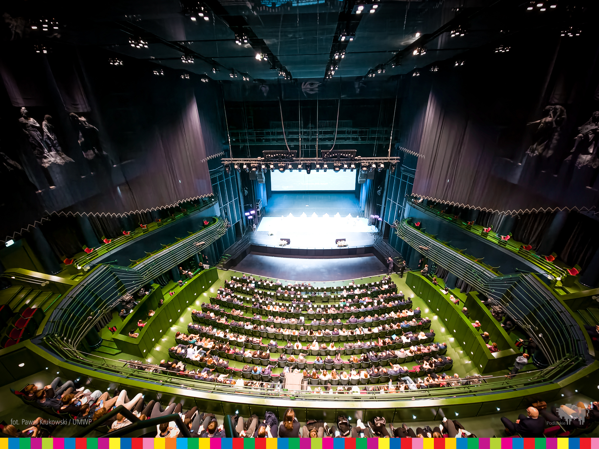 scena główna i widownia opery widok z góry podczas podlaskiego forum ekonomicznego 2022